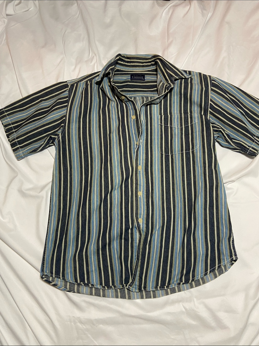 Vintage Basic EditionsVertical Stripe Short-Sleeve Button-Down in Blue and Black